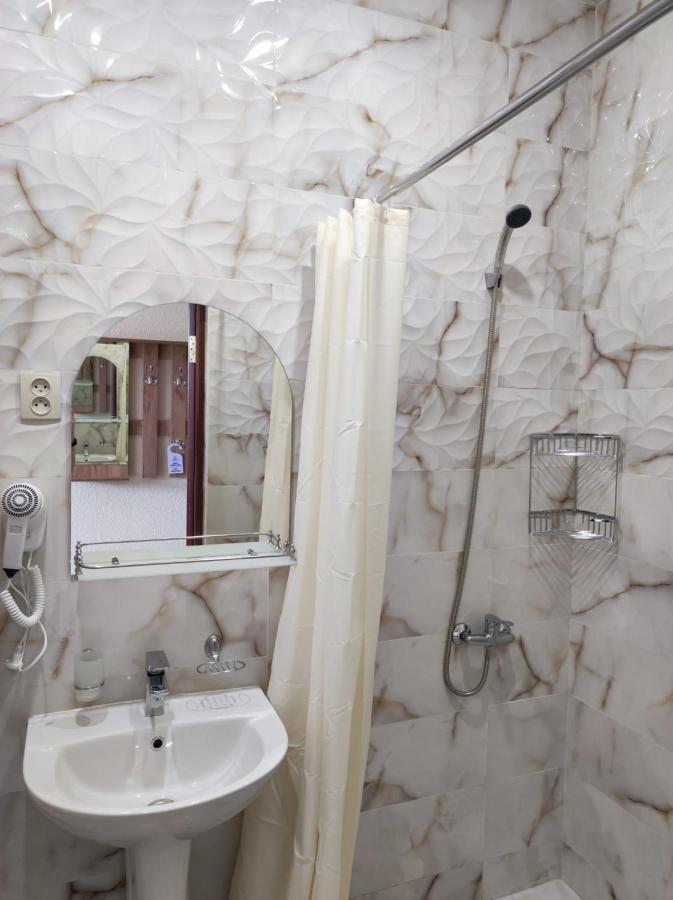 Отель Адунеи Сухум Exterior photo